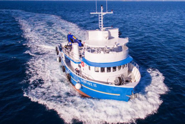 Working boat for tuna farms